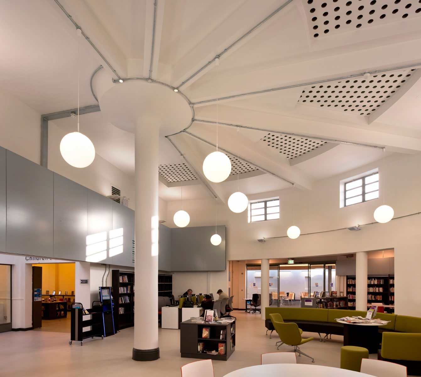 Hounslow 05_Isleworth library Interior.jpg