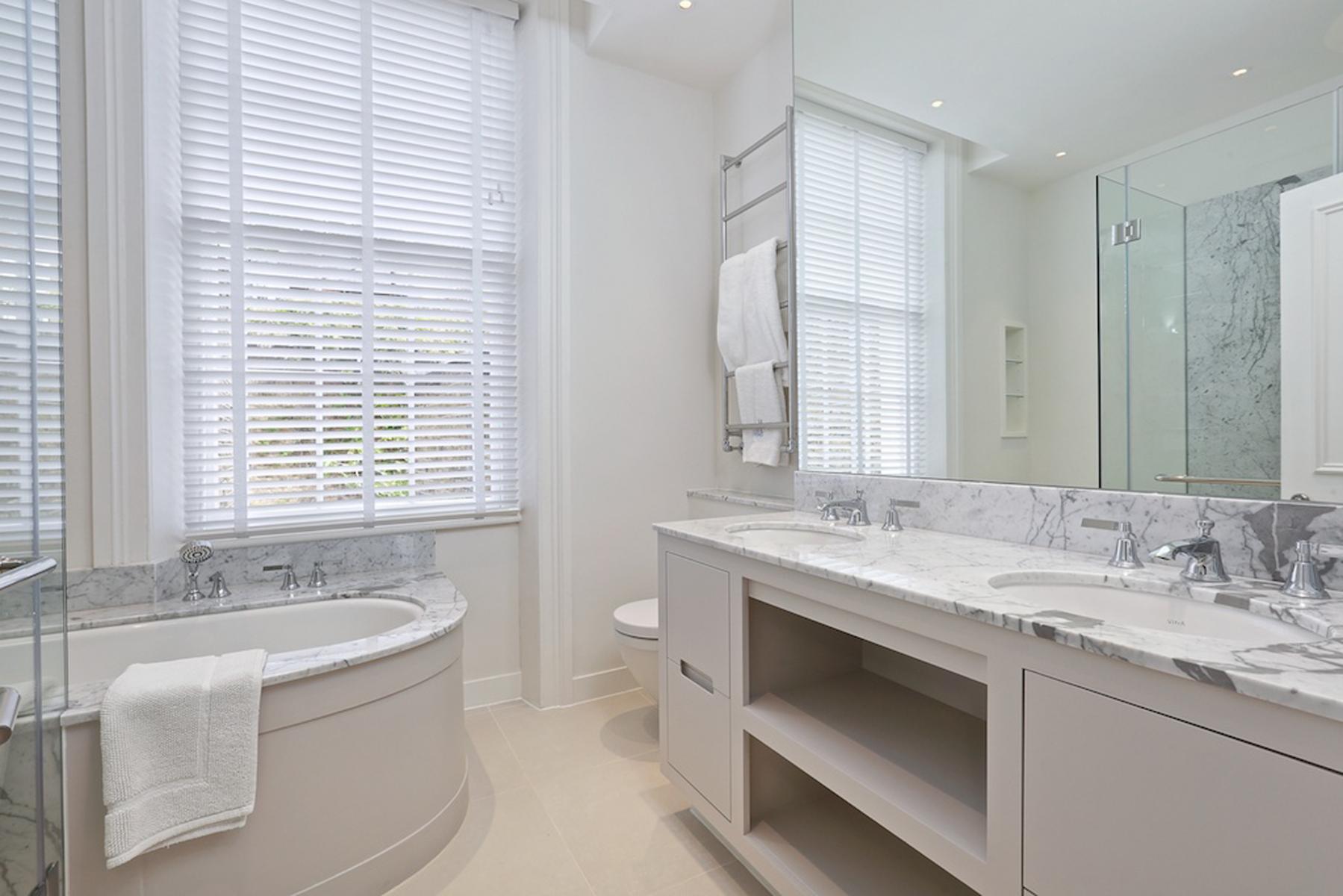 South Eaton Place Principal Bathroom